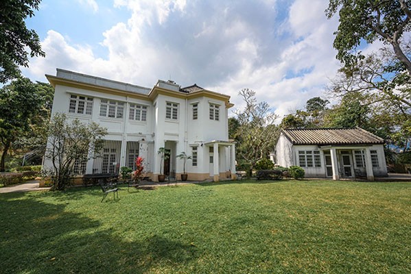 家福會崇德家福軒--家庭退修中心 (又名：「白屋」) 得以展開一項為期三年的賽馬會「家家自然好心晴」計劃。