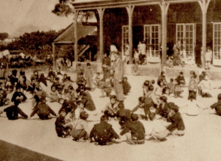 1949年家福會正式成立為一所獨立的慈善福利機構